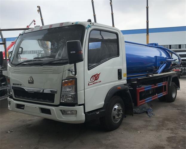 Camión de succión de aguas residuales fecales SINOTRUK 4x2 de 6m³