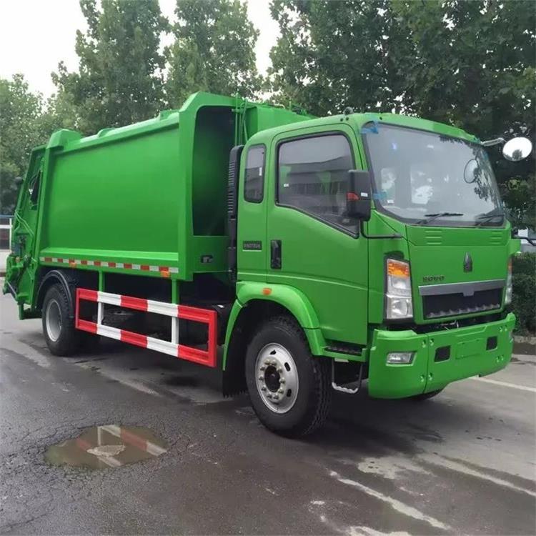 Camion à ordures avec compacteur SINOTRUK HOWO 8cbm